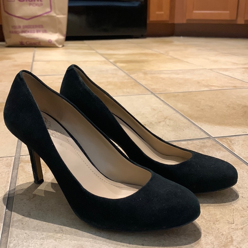 Vince Camuto round toe heels